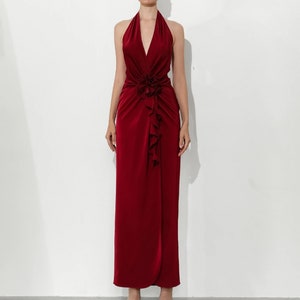 Vestido midi com decote halter e fenda / Vestido longo para convidada de casamento / Vestido midi feminino / Vestido de seda para formatura / Vestido com costas abertas