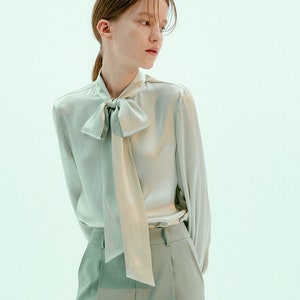 Creme Seidenbluse, Einfache Ärmel Bluse, Seidensatin Hemd, Fliege Seidensatin Bluse, Formelle Seidenbluse, Bürobluse
