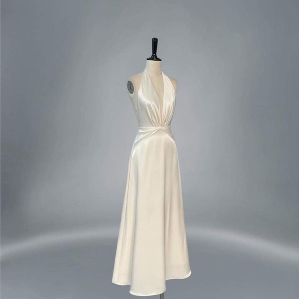 Halter Neck Wedding Guest Maxi Dress with Sleeveless and Deep V neck