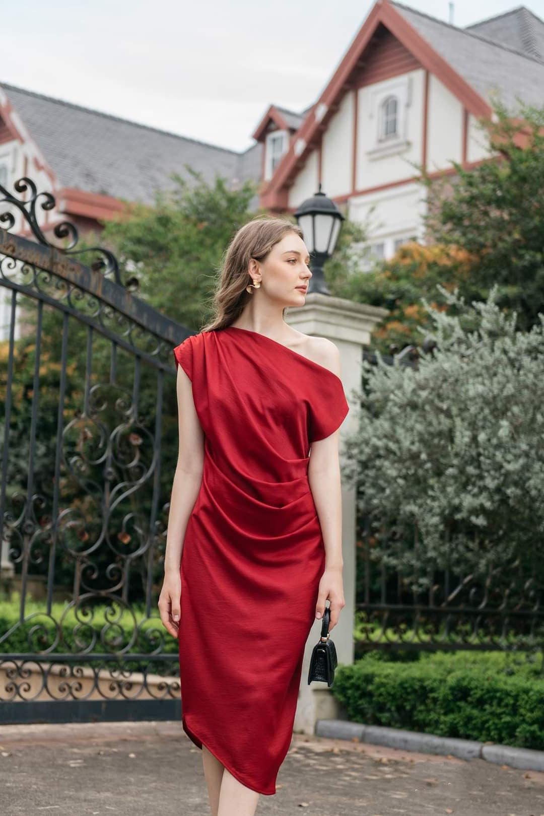 One-shoulder silk Dress