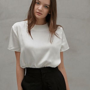 Seidenbluse für Frauen, Formelles Top für Frauen, Bluse mit Rundhalsausschnitt, Formelle Langarmbluse, Basic Silk Shirt, Elegante Bluse