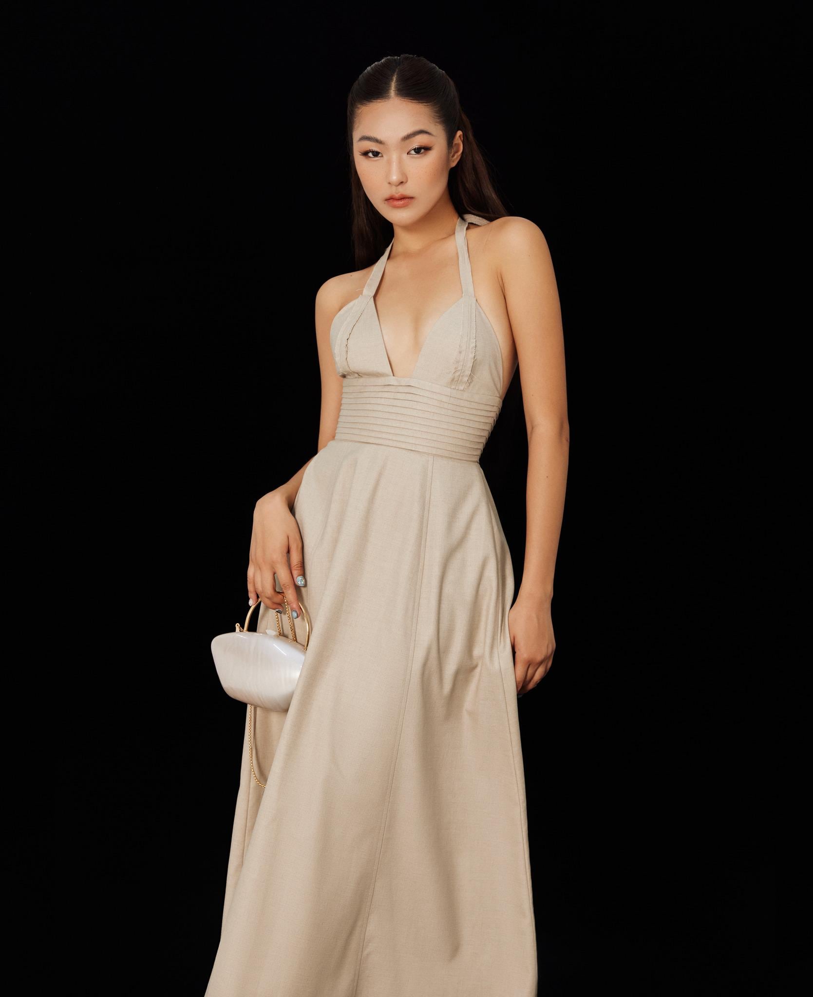 formal black long sleeve dress Black V-Neck Maxi Dress With Long Sleeve And Slit main image 0
