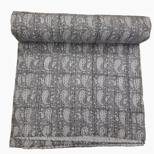 Grey Paisley Floral Kantha Quilt, Cotton Quilt, Hand Block Printed Handmade Quilt Indian Blanket Throw Block Print Bed Cover Queen Bedspread