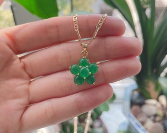 Collana con ciondolo a forma di fiore di giada riempita in oro 14k/ Fiore/ Giada/ Collana/ Portafortuna/ Riempita in oro 14k
