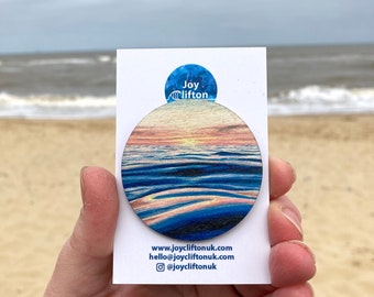 Evening Glow Pin Badge, broche, surfcadeau, strandcadeau, golfcadeau, duurzame houten broche