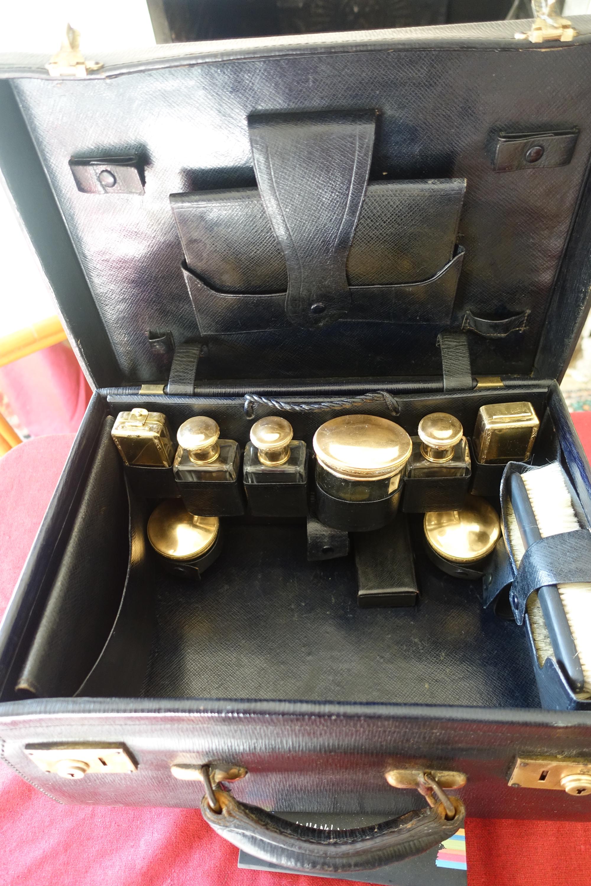 Trousse de toilette avec miroir Transall - A10 Equipment