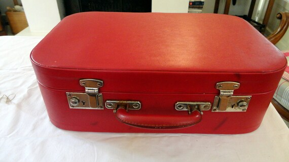 vintage vanity case toilet suitcase kitsch pin up