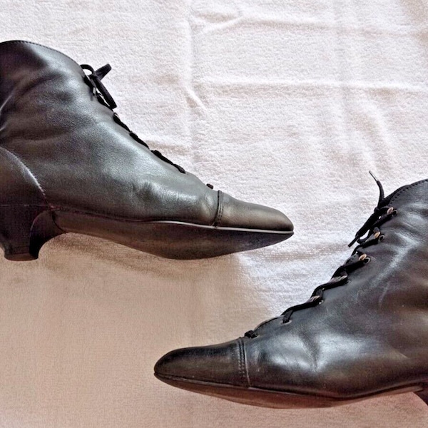 bottines anciennes à lacets 1900,1930 antic Lace up Womens victorian Boots 1900; 1930