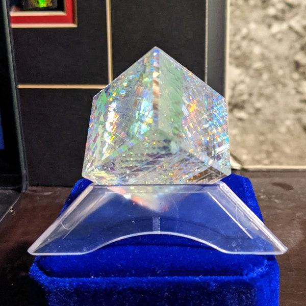 Dichroic Tesseract Cube