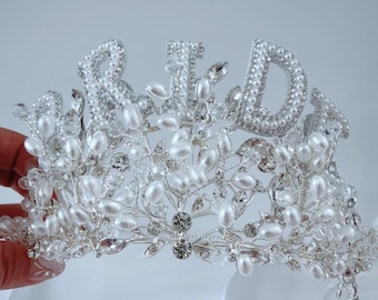 Women Bride to Be Night Bachelorette party Wedding Bridal Pearl White Floral Rhinestone Tiara Crown Headband Hair band Accessory