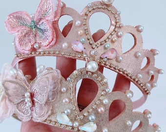 Tiara for Girls Kids Birthday Party Headband Pink Beige Butterly Flower Princess Crown Dress up Headband Hairpiece Photograph Shoot