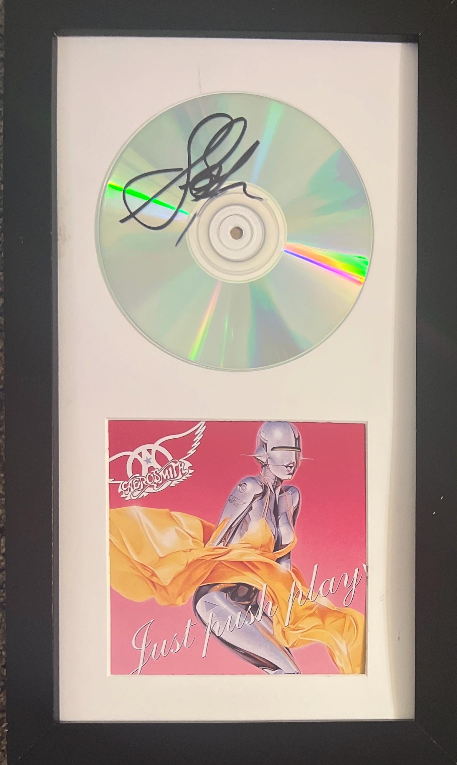 レア　エアロスミス 直筆　サイン　CD aerosmith スティーヴン・タイラー エアロスミス 直筆サイン入り額入りCD カバー