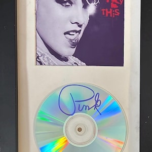 Pink signierte CD mit Foto Cover 7x13. Probieren Sie es aus