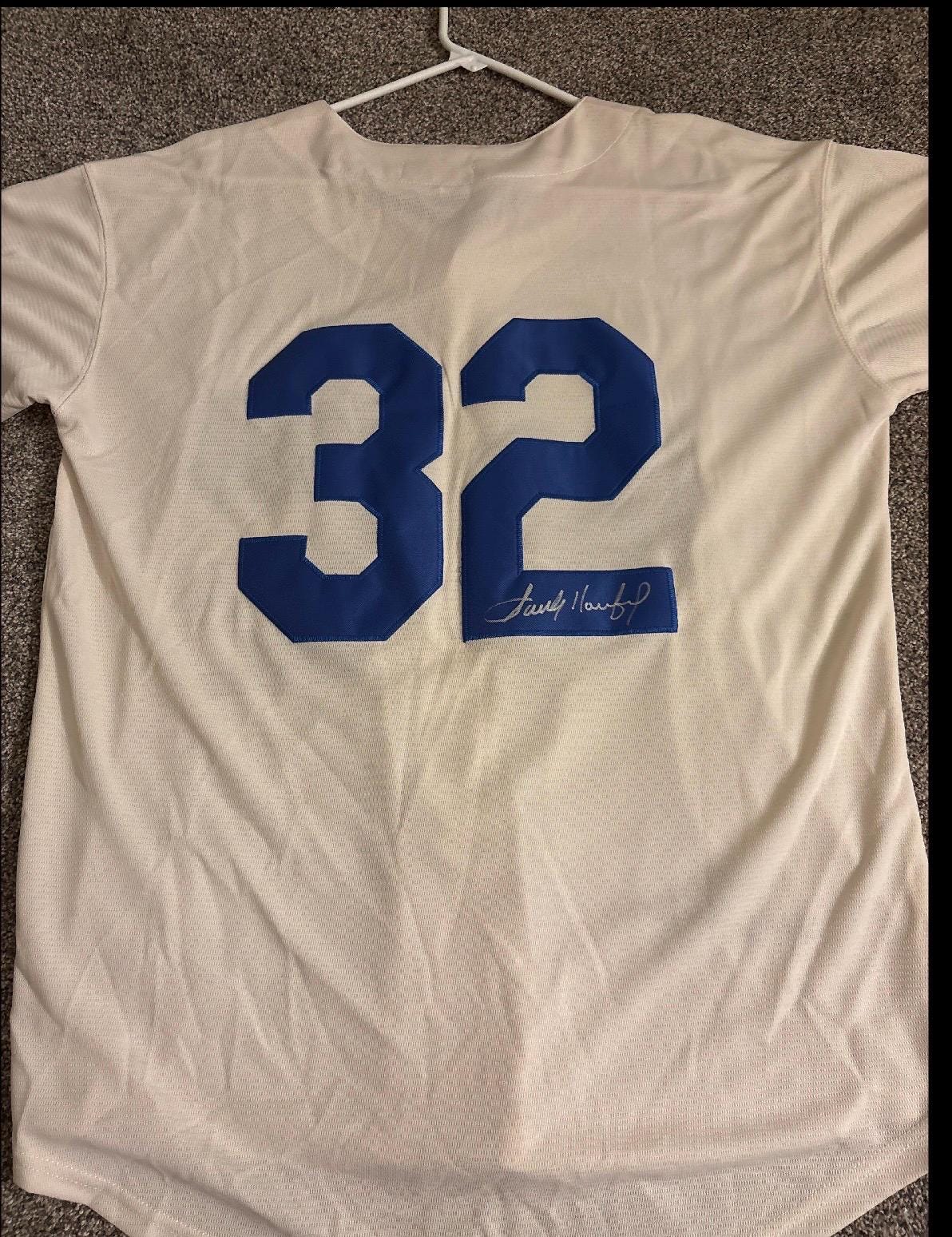 サンディ・コーファックス直筆サイン入りクリーム色 ロサンゼルス