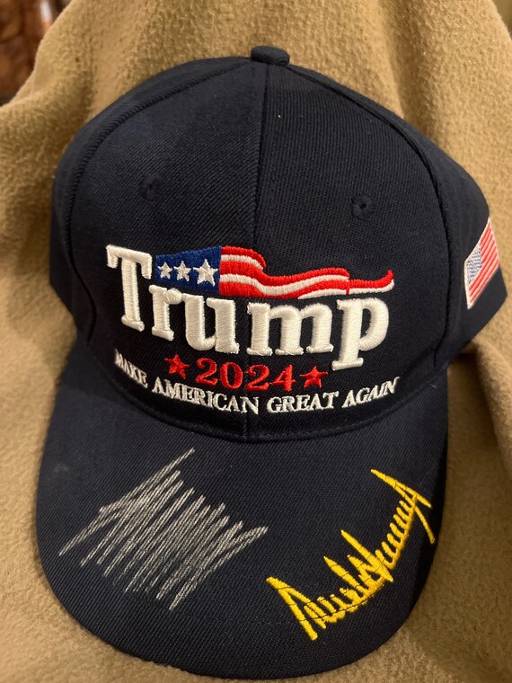 Casquette trucker Donald Trump Make America Great Again