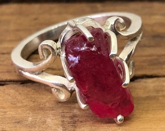 Raw Ruby Ring for Women, 925 Sterling Silver Ring, Raw Crystal Ring, Raw Stone Ring, Red Ruby Ring, Red Sapphire Ring, July Birthstone Ring
