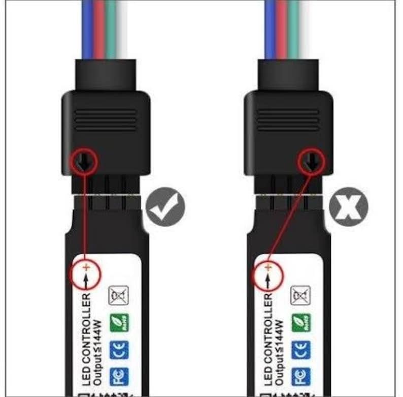 Pode incluir: Diagrama mostrando a maneira correta e incorreta de conectar tiras de LED a um controlador. A conex&atilde;o correta tem a seta apontando para cima e a conex&atilde;o incorreta tem a seta apontando para baixo. O controlador tem o texto "LED Controller Output 51.44W" impresso nele.
