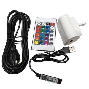 Pode incluir: Um controlador LED branco com um controle remoto e um adaptador de energia. O controle remoto tem 16 bot&otilde;es para diferentes fun&ccedil;&otilde;es de luz, incluindo ligar, desligar, flash, estrobosc&oacute;pico, fade e suave. O controlador tem uma porta USB para conectar a um computador.
