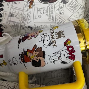 Jordnötter, Snoopy 40oz Stanley Tumbler, Quencher H2.0, Graverad karaktärsdesign bild 10
