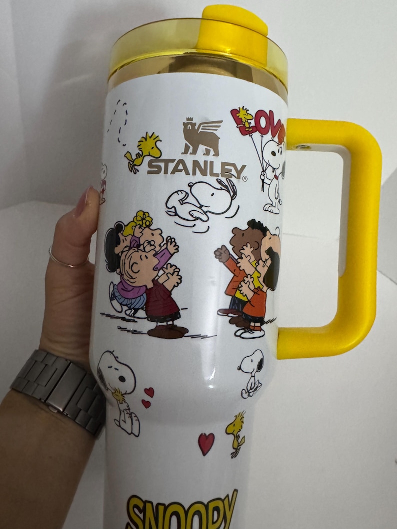 Jordnötter, Snoopy 40oz Stanley Tumbler, Quencher H2.0, Graverad karaktärsdesign bild 8