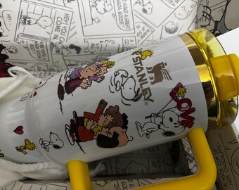Peanuts, Snoopy  40oz Stanley Tumbler, Quencher H2.0, Engraved Character Design