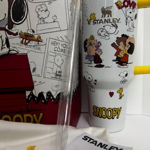 Jordnötter, Snoopy 40oz Stanley Tumbler, Quencher H2.0, Graverad karaktärsdesign bild 11