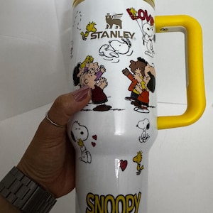 Jordnötter, Snoopy 40oz Stanley Tumbler, Quencher H2.0, Graverad karaktärsdesign bild 7