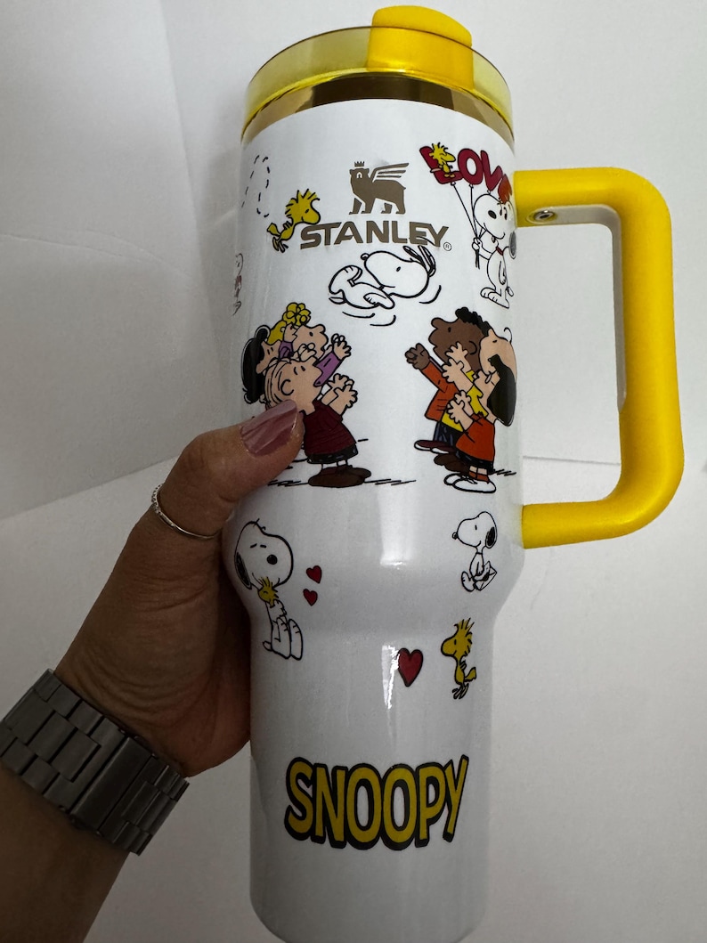 Jordnötter, Snoopy 40oz Stanley Tumbler, Quencher H2.0, Graverad karaktärsdesign bild 7