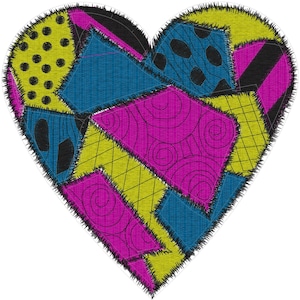Peut inclure: Un cœur en patchwork avec une variété de couleurs et de motifs, notamment rose, jaune, bleu et noir. Le cœur est fait de tissu et a un bord effiloché.