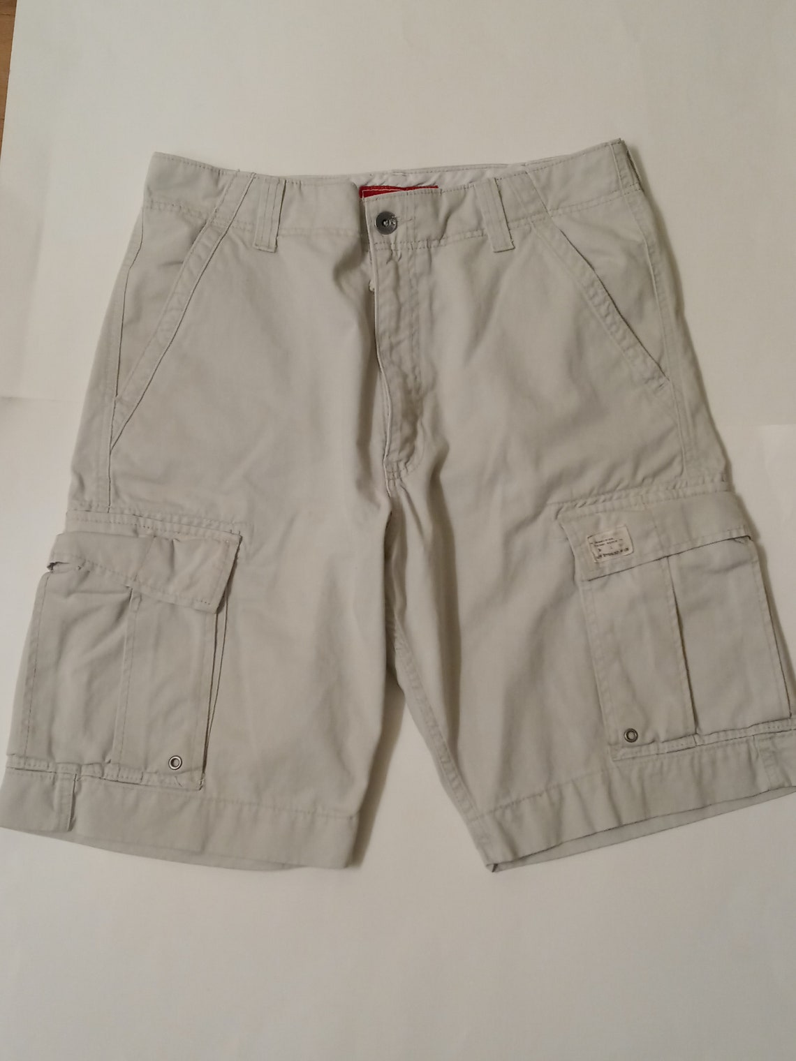 levi's navy blue cargo shorts