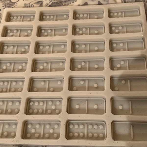 Domino Mold
