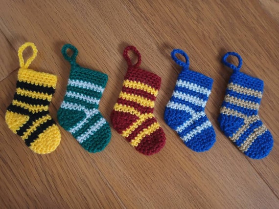 Gryffindor Pack for Baby Body Pants Hat Socks and Bib Harry Potter