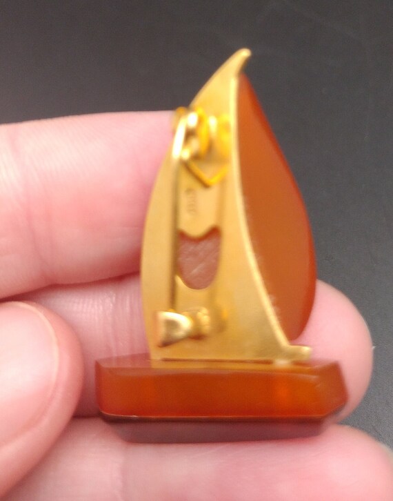 Vintage Soviet honey amber brooch, Baltic Sailboa… - image 3