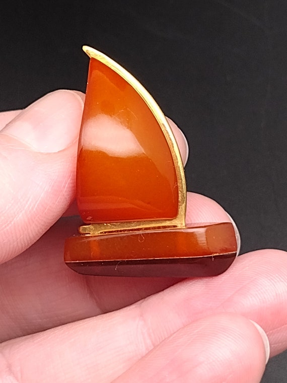 Vintage Soviet honey amber brooch, Baltic Sailboa… - image 2