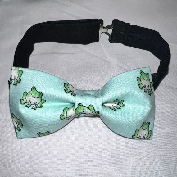 Frogs, Adjustable Pre-tied Light Blue Bow Tie With Frogs, Soft Cotton -   Canada