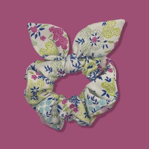 Theme Park Mouse Head Flowers Scrunchie