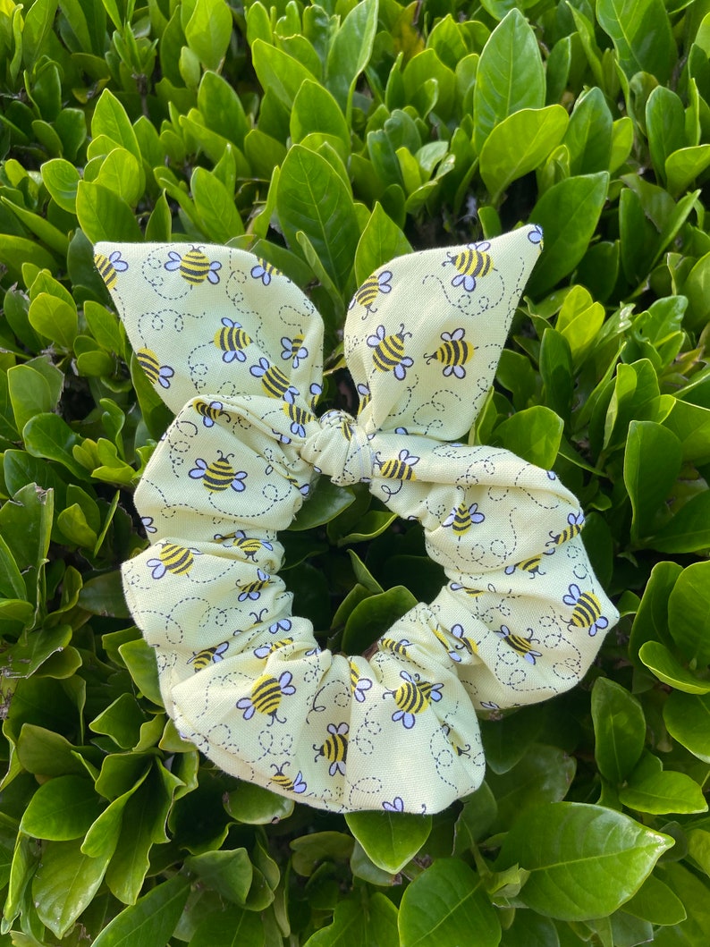 Save The Bees Bumble Bee Honey Bee Scrunchie imagem 2