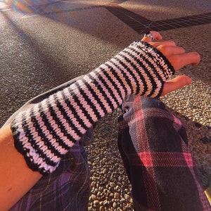 Fingerless Gloves Knitting Pattern