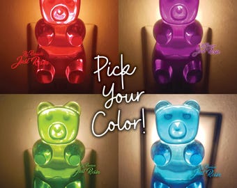 Lampada notturna a forma di orsetto gommoso, in resina, con finte caramelle, ideale per la cameretta dei bambini.