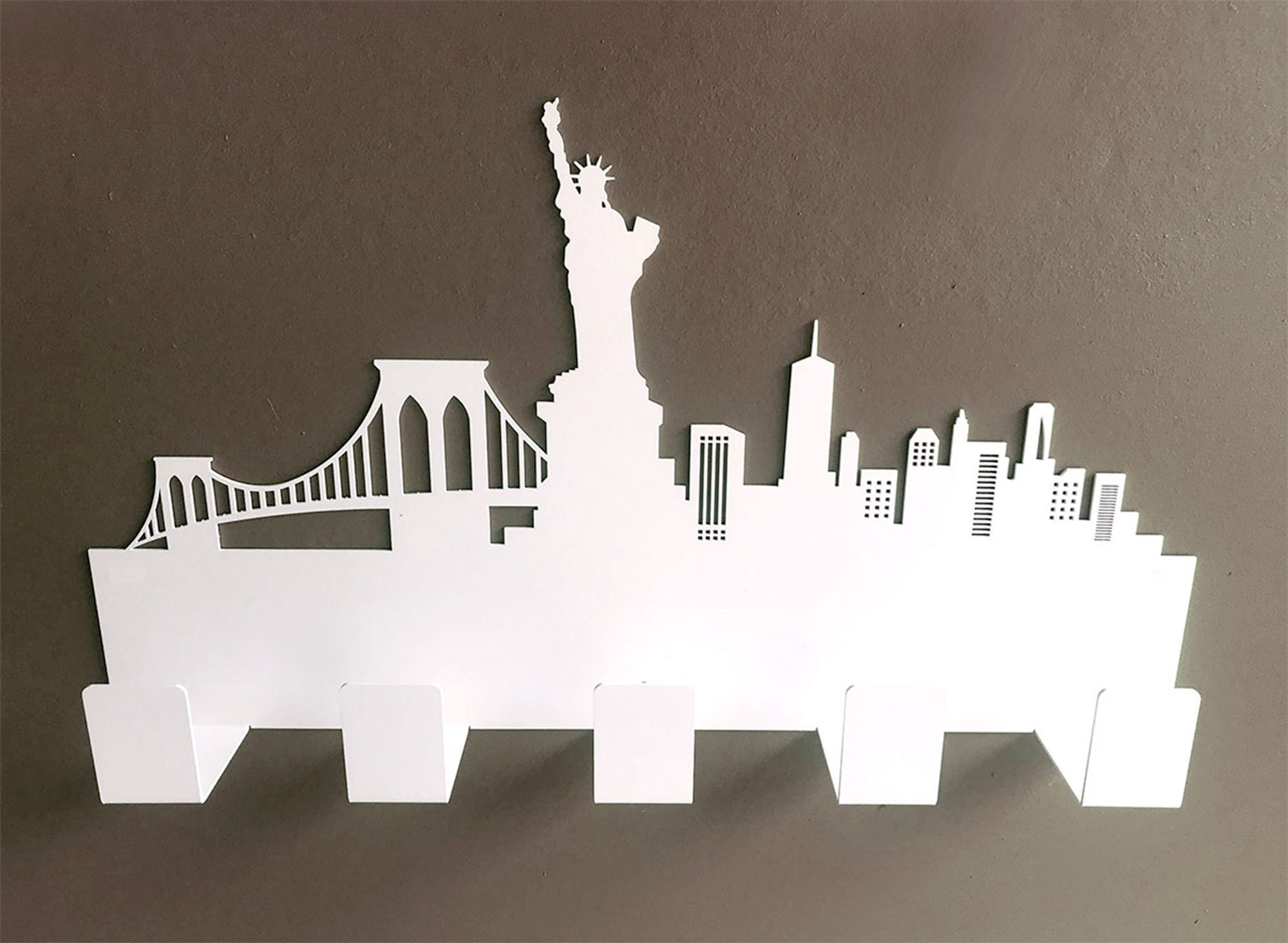 Perchero montado en la pared skyline Nueva York Etsy Espana