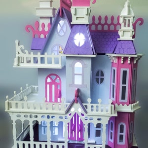 Gotisch Victoriaans fantasiepoppenhuis lasergesneden modelpakket met open achterkant. Gratis verzending in het VK.