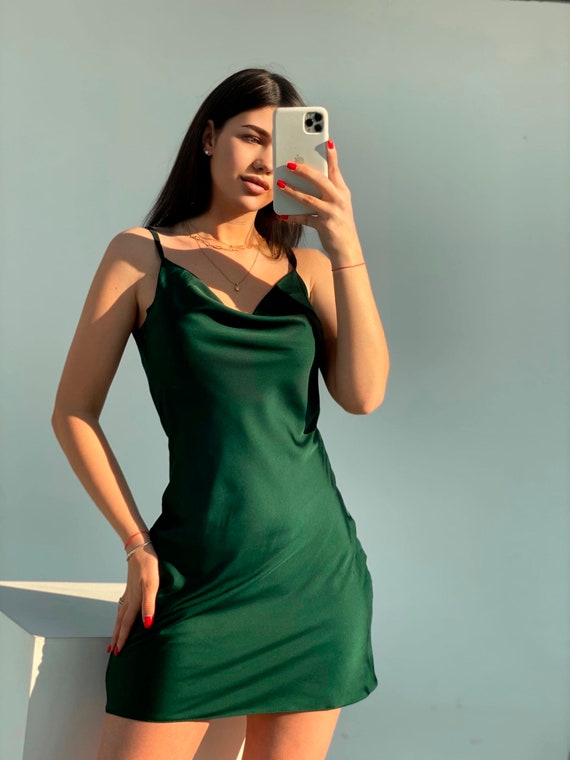Largo escaramuza profesor Vestido corto de seda vestido de seda verde esmeralda - Etsy México