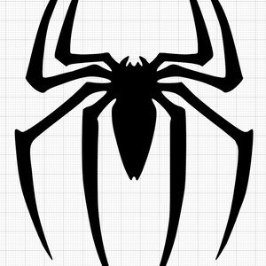 Pu&ograve; includere: Un emblema di ragno nero con otto zampe allungate e un corpo centrale. Le zampe del ragno sono curve e appuntite, su uno sfondo a griglia. Il design &egrave; una rappresentazione grafica stilizzata.