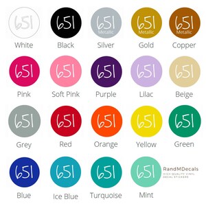 Puede incluir: Una colecci&oacute;n de pegatinas de vinilo en varios colores, cada una con el n&uacute;mero "651" en un estilo manuscrito. Los colores incluyen blanco, negro, plateado, dorado, cobre, rosa, rosa claro, morado, lila, beige, gris, rojo, naranja, amarillo, verde, azul, azul hielo, turquesa y menta.