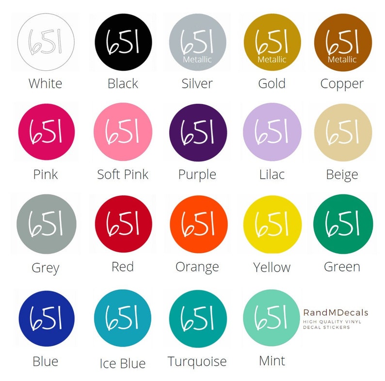Puede incluir: Una colecci&oacute;n de pegatinas de vinilo en varios colores, cada una con el n&uacute;mero "651" en un estilo manuscrito. Los colores incluyen blanco, negro, plateado, dorado, cobre, rosa, rosa claro, morado, lila, beige, gris, rojo, naranja, amarillo, verde, azul, azul hielo, turquesa y menta.