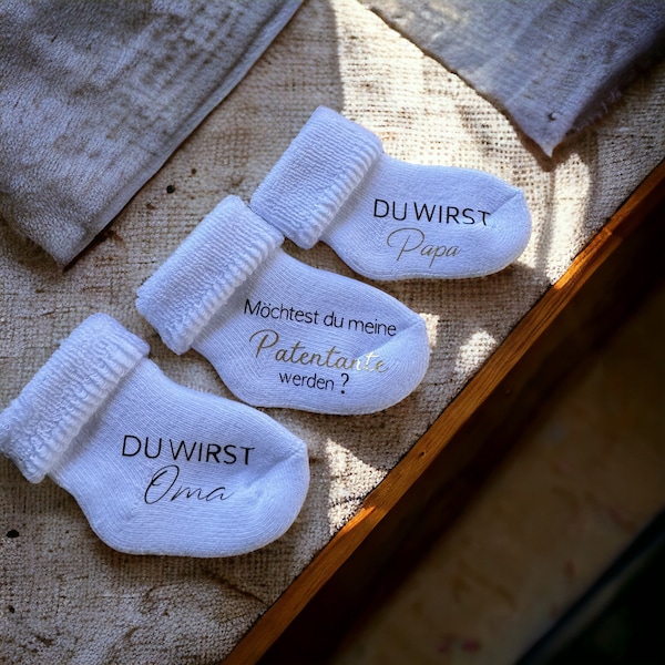 Babysöckchen personalisierte Socken Baby Geburt Schwangerschaft verkünden du wirst Oma Opa Onkel Tante Papa Babysocke