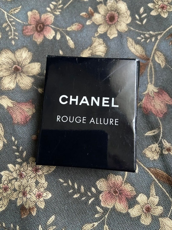 Authentique et Sublime broche Chanel box Paris VI… - image 4