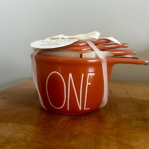 レイ・ダン・キャンドル：ファームライン ひょうたん型計量カップセット。オレンジ