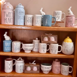 レイ・ダンのイースターデコレーション：マグカップ、ボウル、塩コショウ入れ