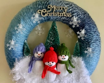 Trio of Snowmen light up wreath knitting pattern . PDF digital download. fits a 30cm ring